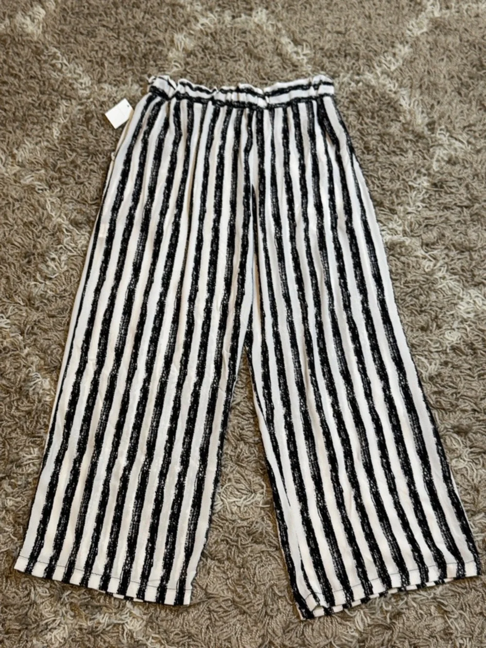 NWT Yea Black & White Striped Wide-Leg Cropped Pants size S/M - Picture 12 of 12